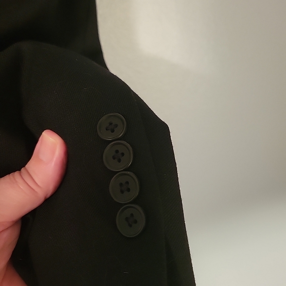 Alfani 48R Blk 3 button blazer. - Picture 4 of 6